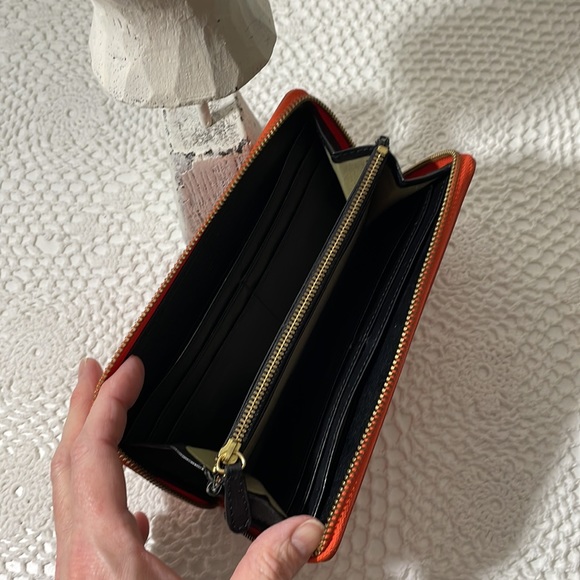 Cynthia Rowley orange leather zippered wallet - Picture 7 of 7